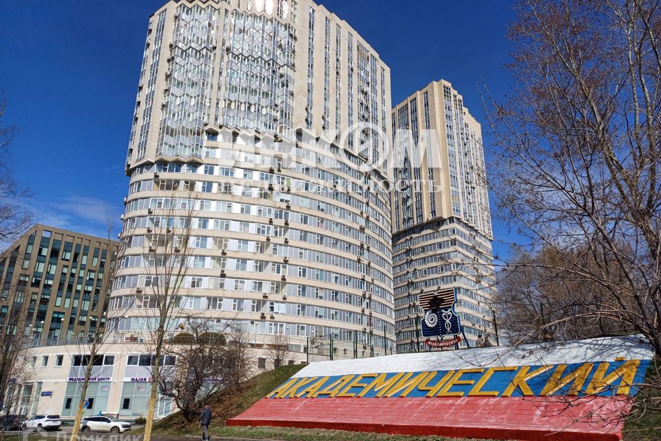 Продаётся 4-комнатная квартира, 157.7 м²