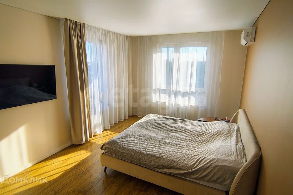 Продаётся 1-комнатная квартира, 65 м²