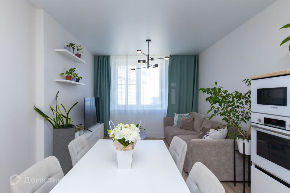 Продаётся 2-комнатная квартира, 55.8 м²