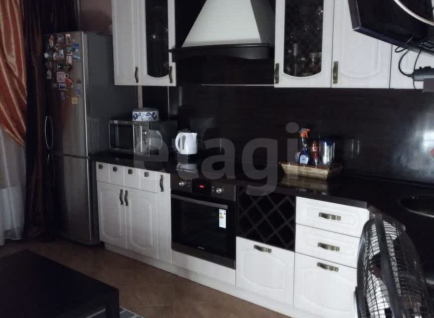 Продаётся 1-комнатная квартира, 54 м²