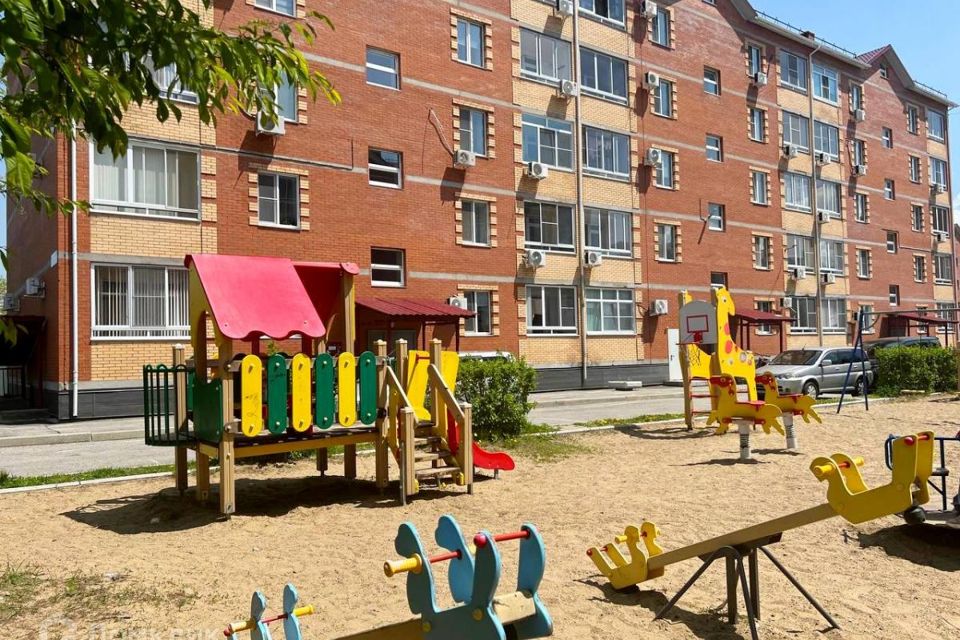 Продаётся 3-комнатная квартира, 75.8 м²