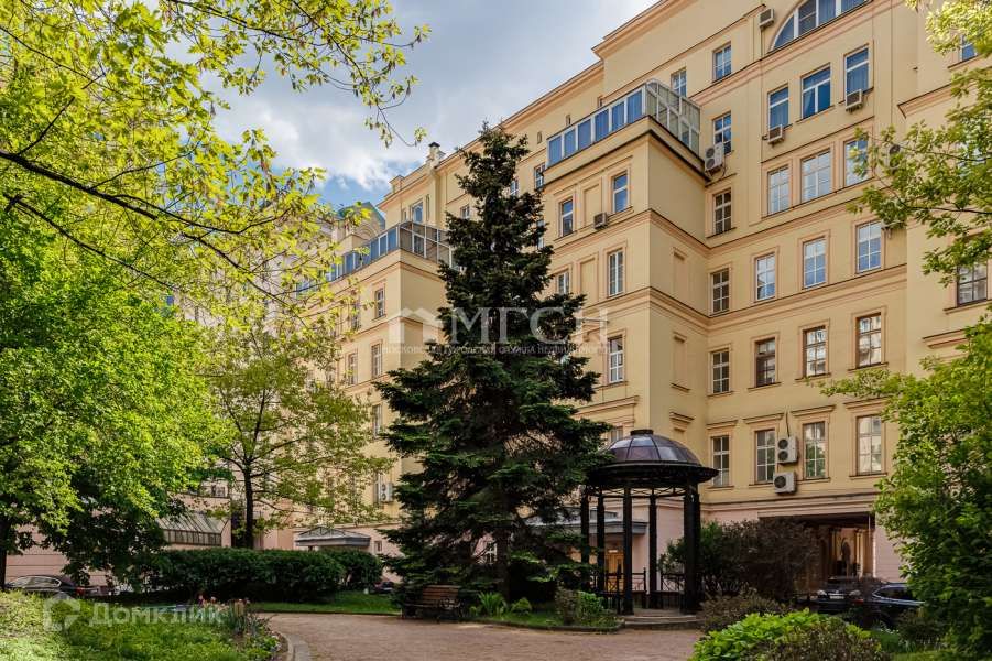 Продаётся 4-комнатная квартира, 149.2 м²