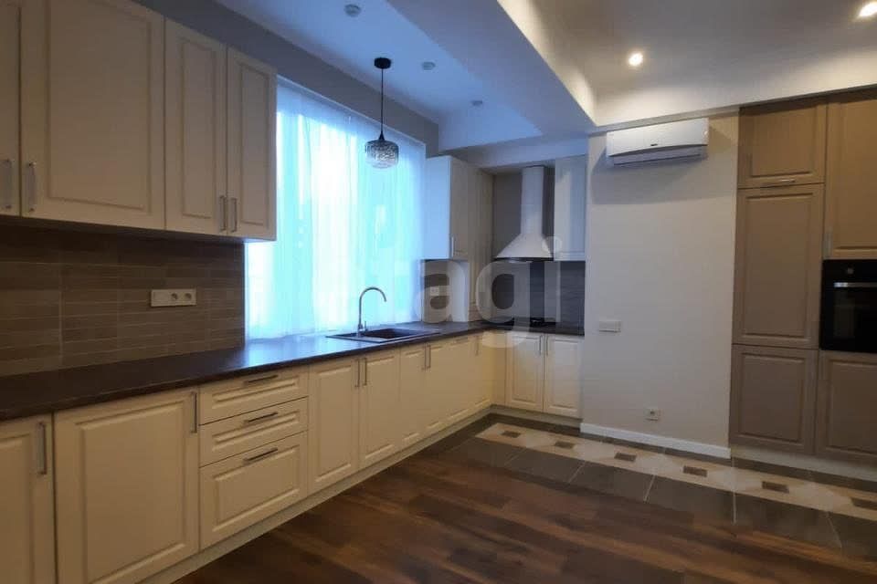 Продаётся 1-комнатная квартира, 56.9 м²