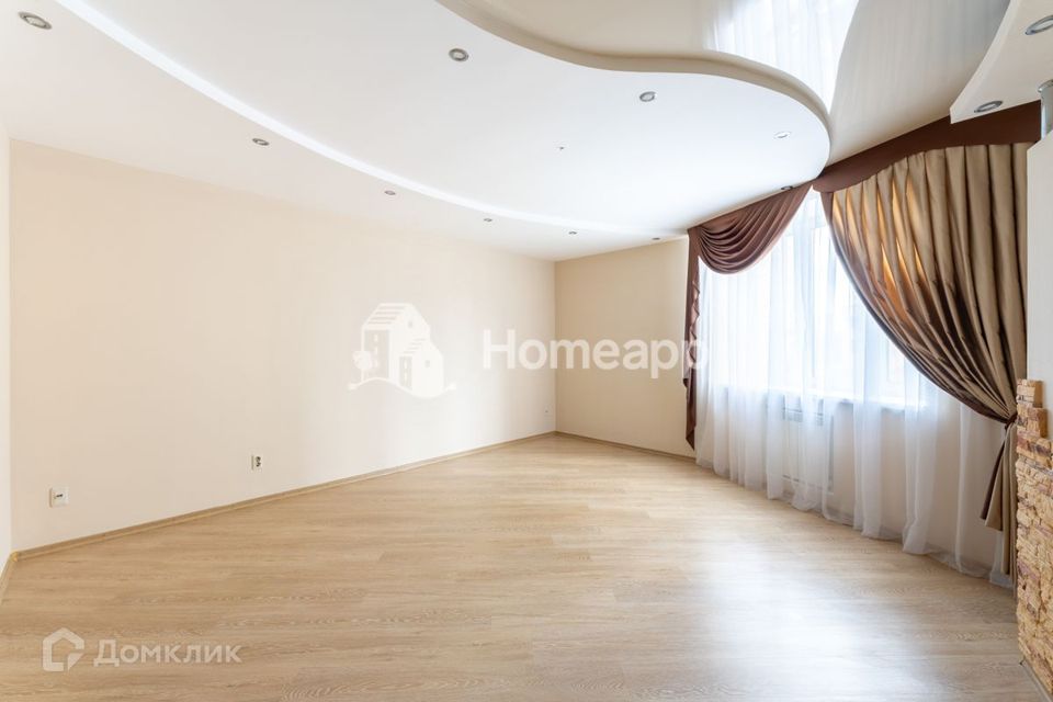 Продаётся 3-комнатная квартира, 100 м²