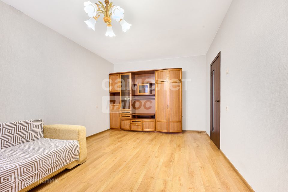 Продаётся 1-комнатная квартира, 42.4 м²