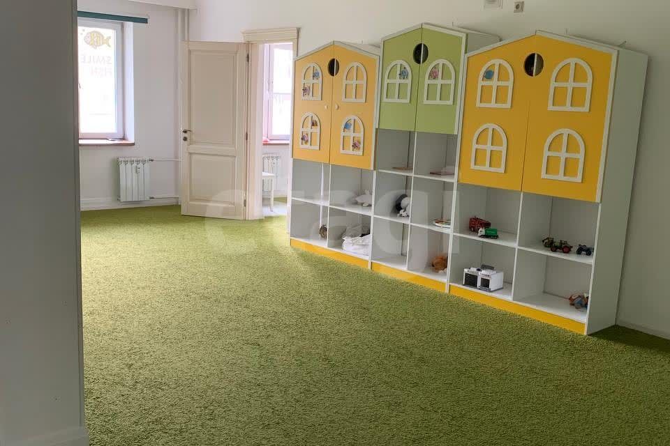 Продаётся 3-комнатная квартира, 104 м²