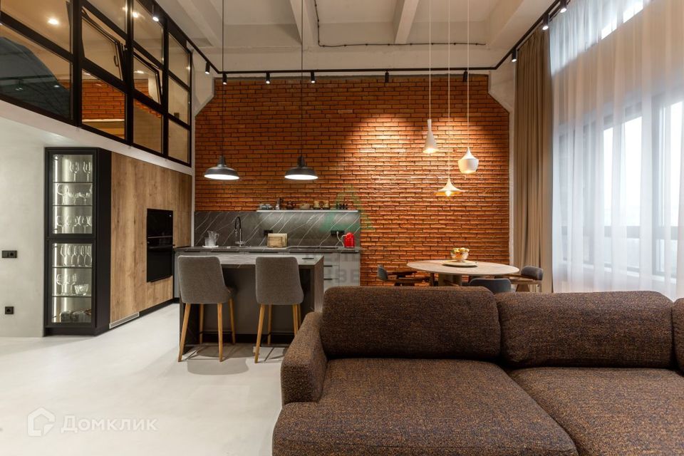 Продаётся 4-комнатная квартира, 100 м²