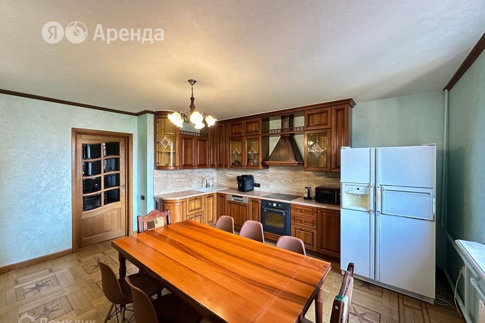 Сдаётся 6-комнатная квартира, 176 м²