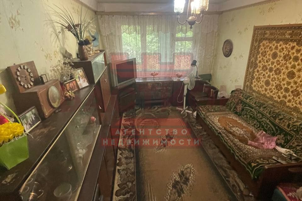 Продаётся 4-комнатная квартира, 65 м²