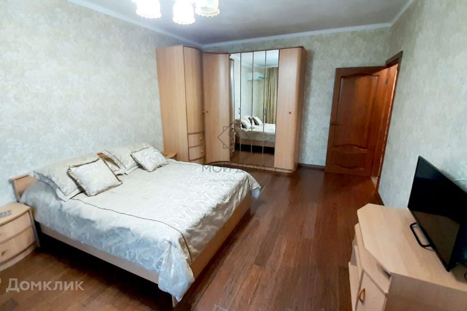 Сдаётся 1-комнатная квартира, 54 м²