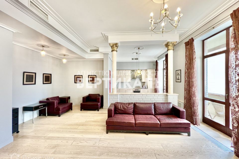 Сдаётся 2-комнатная квартира, 90 м²