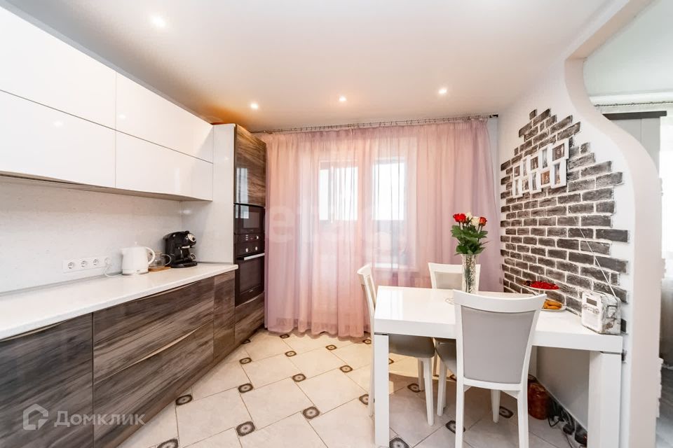 Продаётся 2-комнатная квартира, 71.5 м²