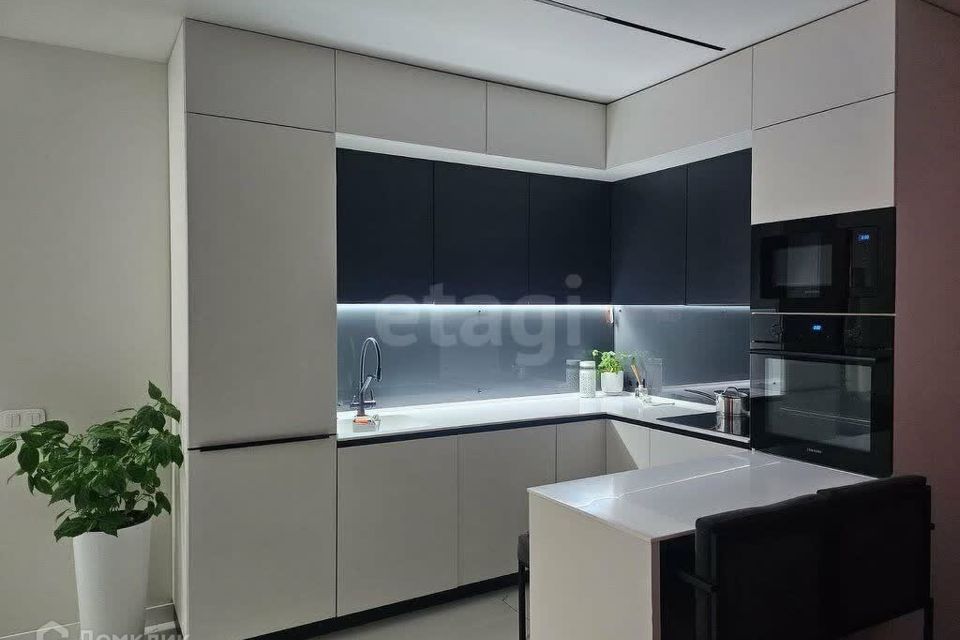 Сдаётся 3-комнатная квартира, 99.6 м²