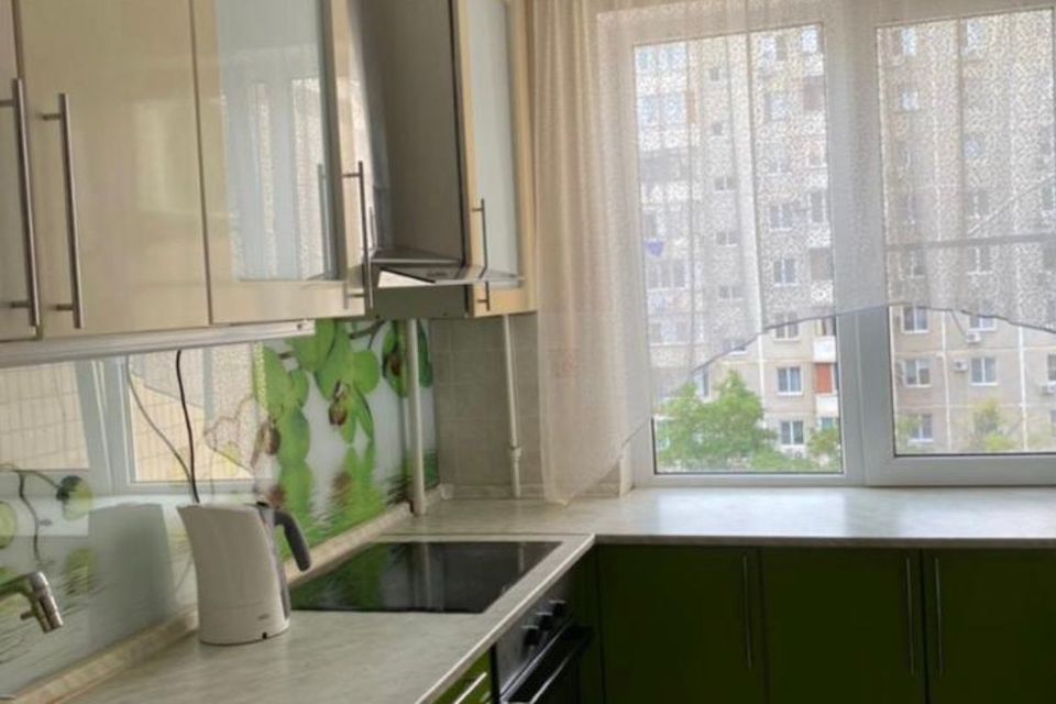 Продаётся 4-комнатная квартира, 77 м²