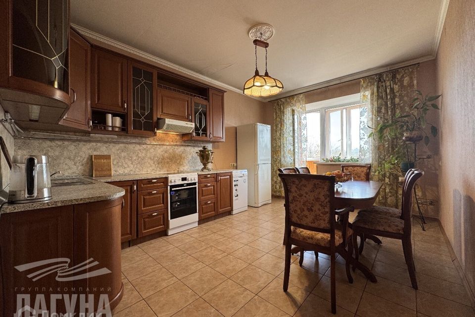 Сдаётся 3-комнатная квартира, 109 м²