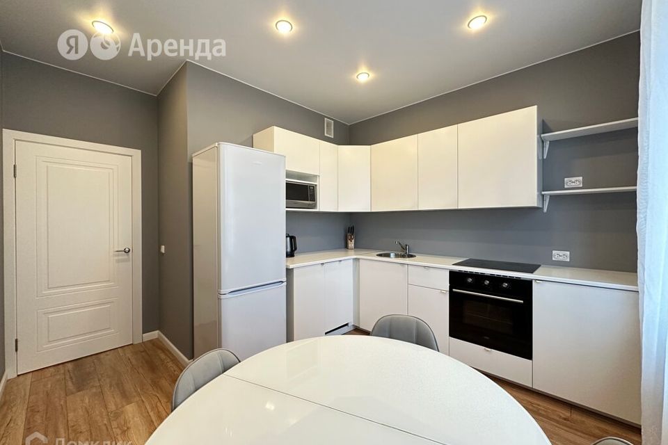 Сдаётся 2-комнатная квартира, 56 м²