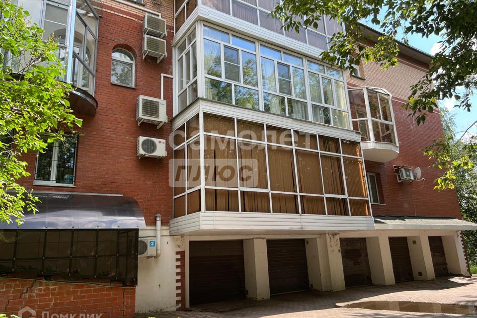 Продаётся машиноместо, 18 м²