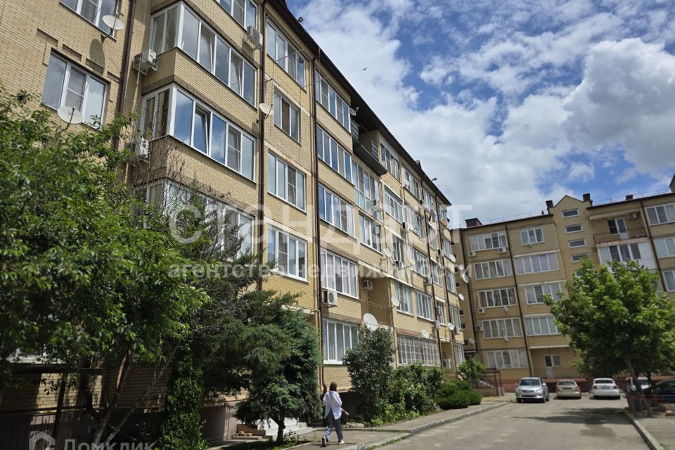 Сдаётся 2-комнатная квартира, 74 м²
