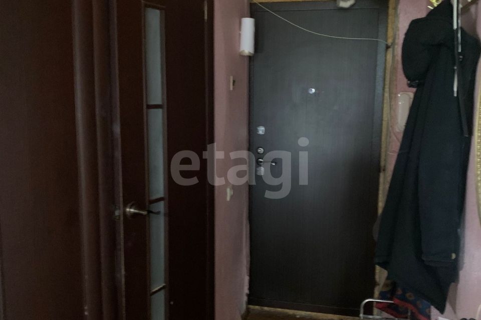 Продаётся 4-комнатная квартира, 58.6 м²