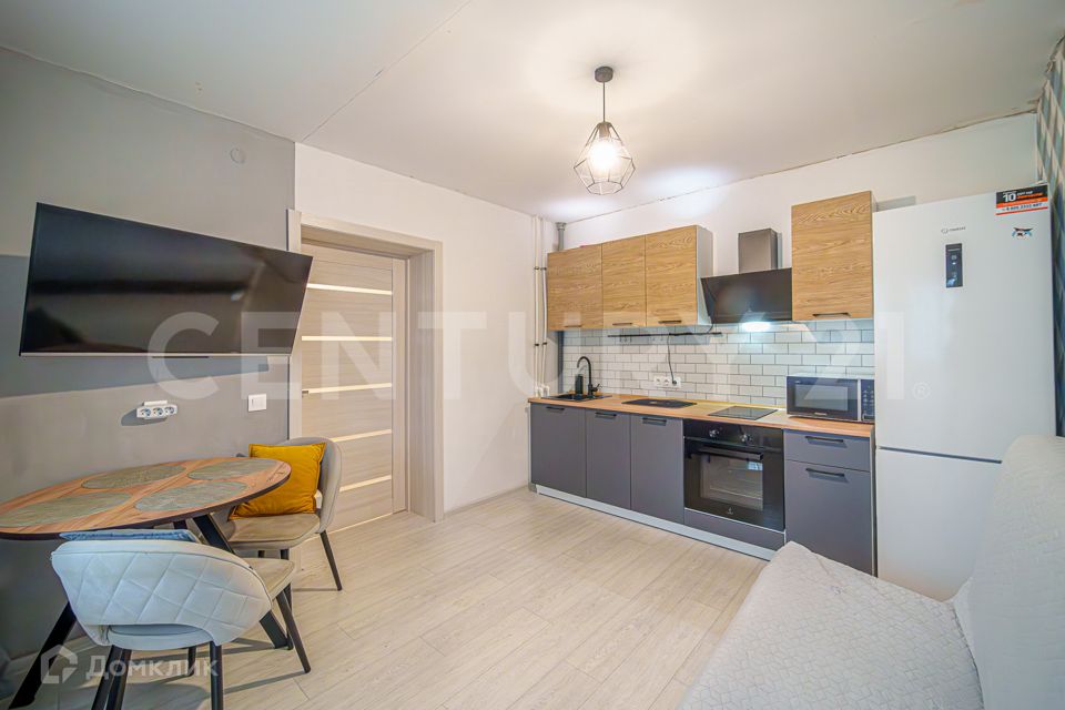 Продаётся 1-комнатная квартира, 42 м²