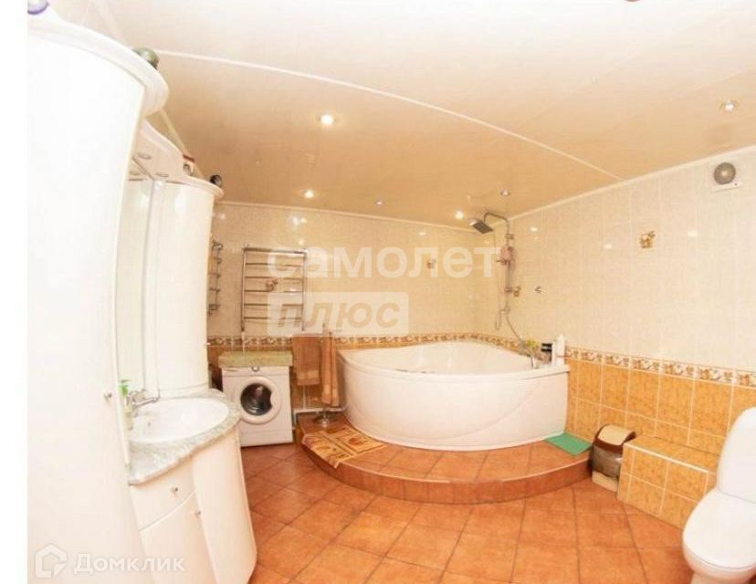 Продаётся 4-комнатная квартира, 163.1 м²