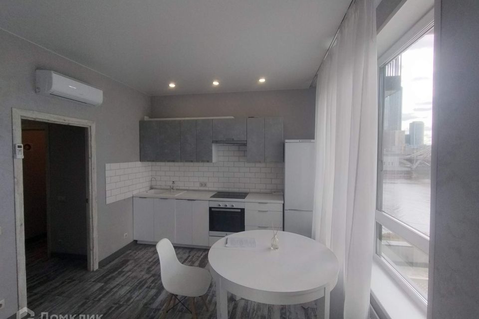 Сдаётся 2-комнатная квартира, 56.5 м²