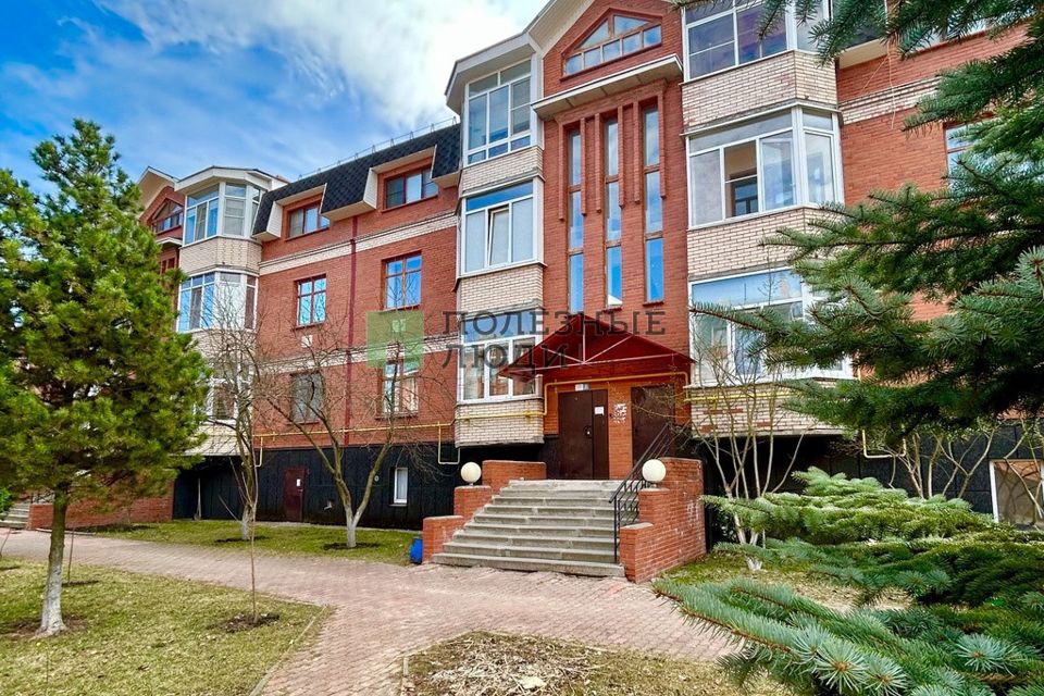 Продаётся 3-комнатная квартира, 134 м²