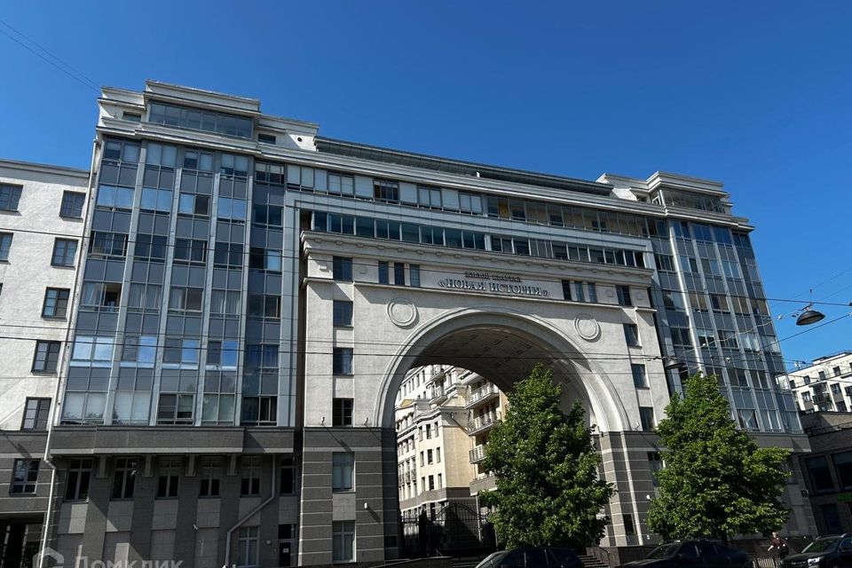 Продаётся 3-комнатная квартира, 137.8 м²