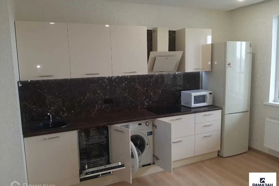 Сдаётся 2-комнатная квартира, 70 м²
