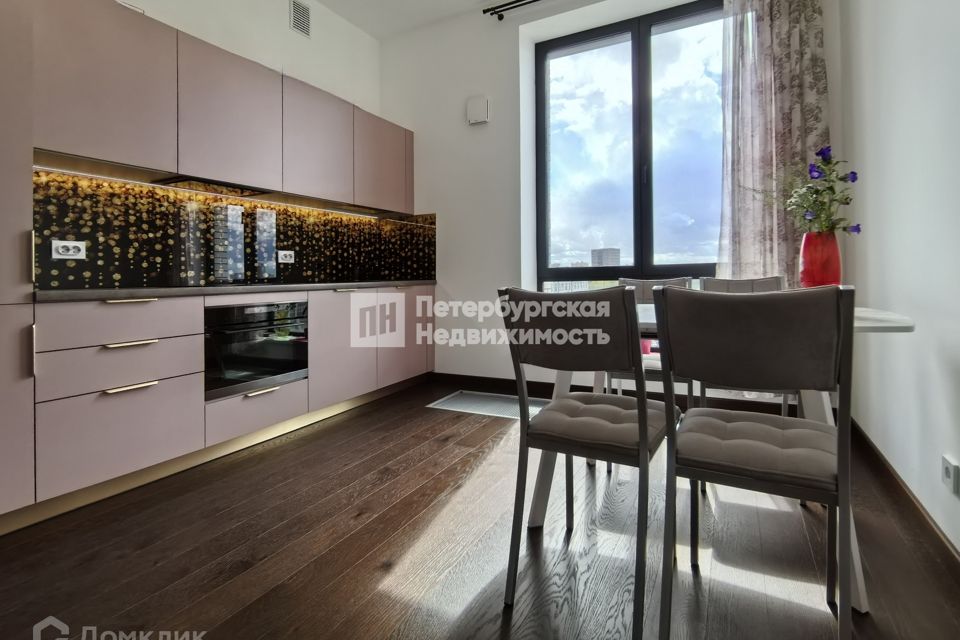 Продаётся 1-комнатная квартира, 42 м²