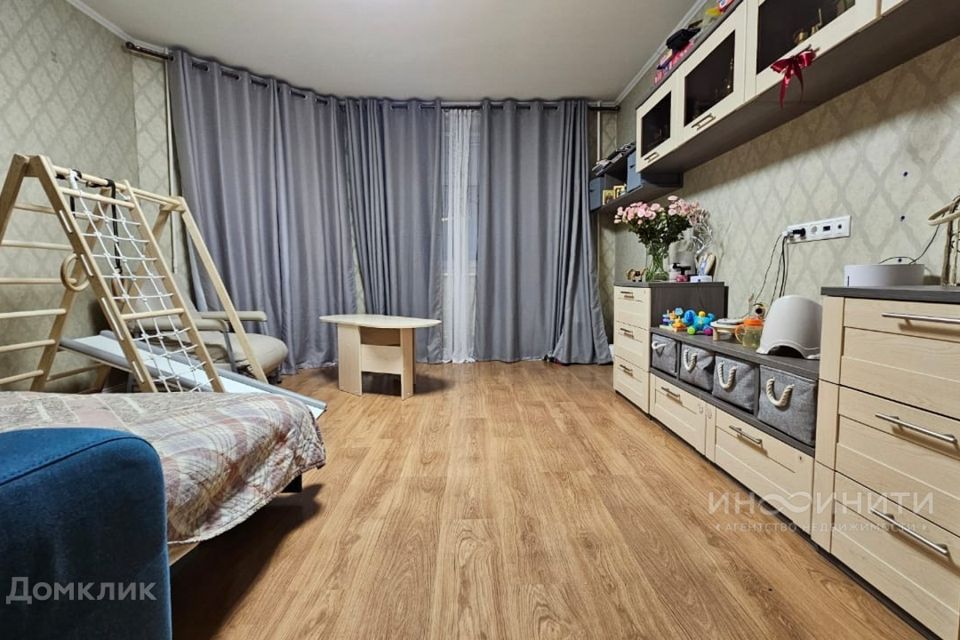 Продаётся 1-комнатная квартира, 42.1 м²