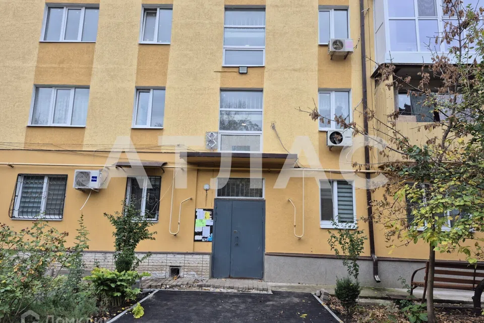 Продаётся 3-комнатная квартира, 50.4 м²