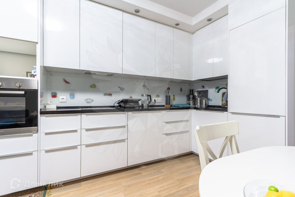 Продаётся 3-комнатная квартира, 87.8 м²