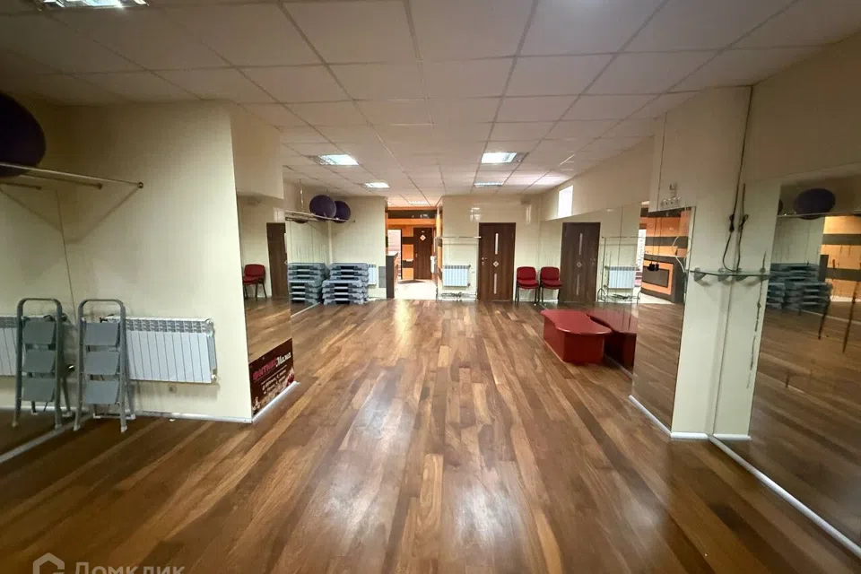 Продаётся помещение своб. назначения, 241 м²