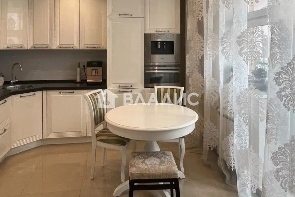 Продаётся 2-комнатная квартира, 65.8 м²