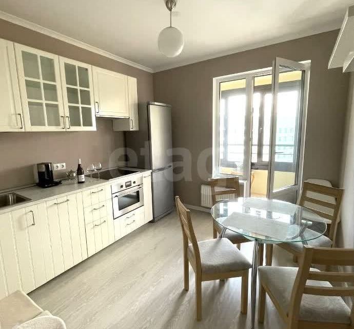 Продаётся 1-комнатная квартира, 37.7 м²