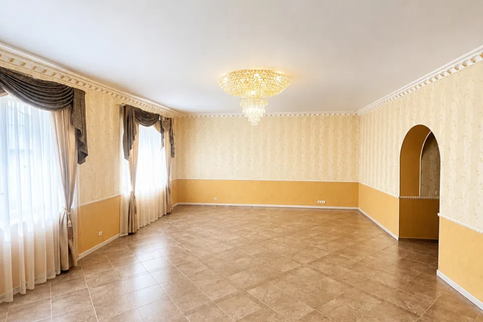 Продаётся 2-этажный дом, 270 м²