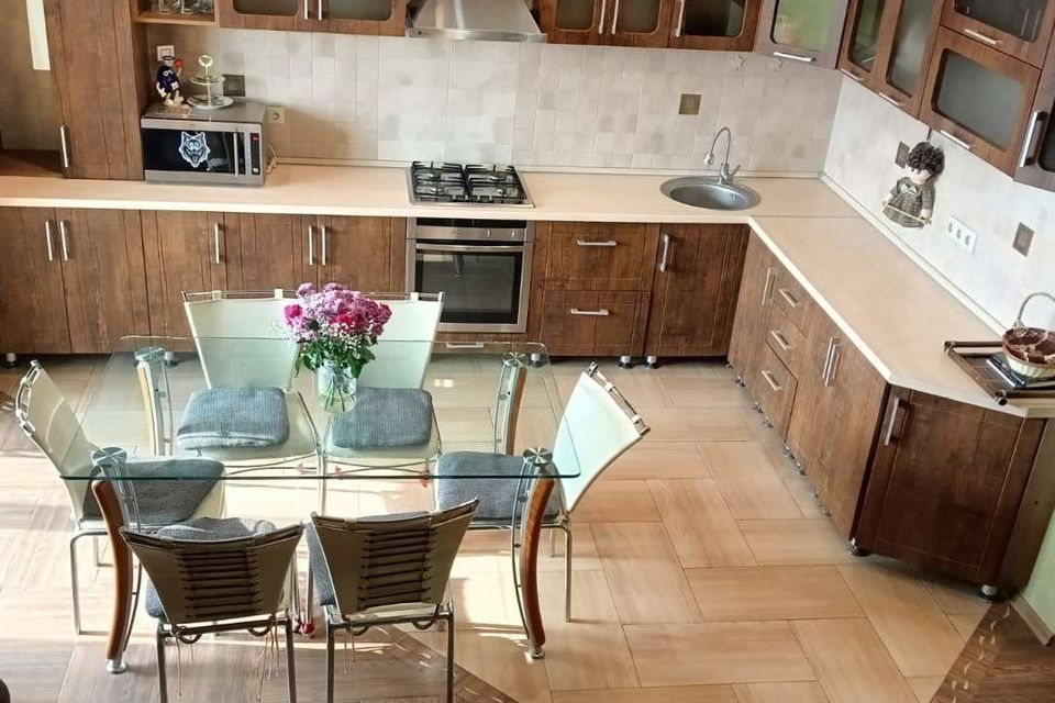 Продаётся 3-комнатная квартира, 122.7 м²