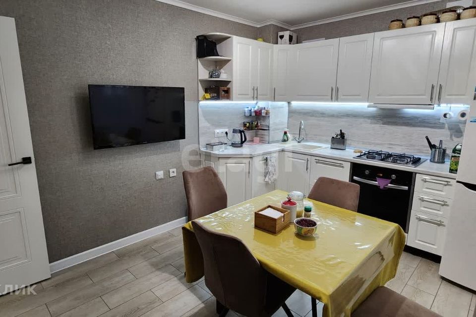 Продаётся 2-комнатная квартира, 66.6 м²