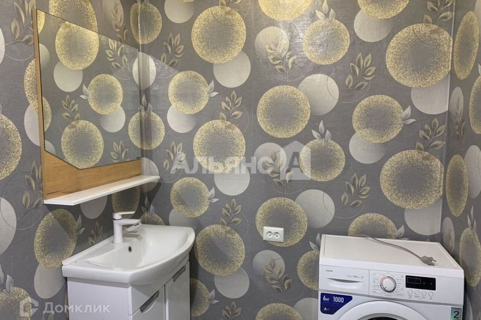 Продаётся 3-комнатная квартира, 42.4 м²