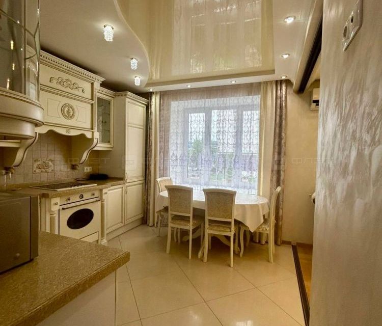 Сдаётся 3-комнатная квартира, 115 м²