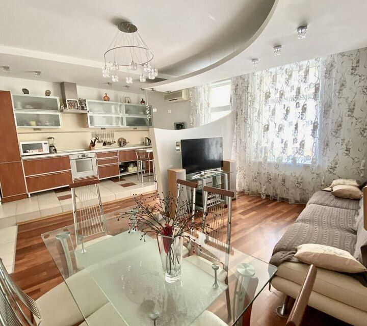 Продаётся 4-комнатная квартира, 120.6 м²