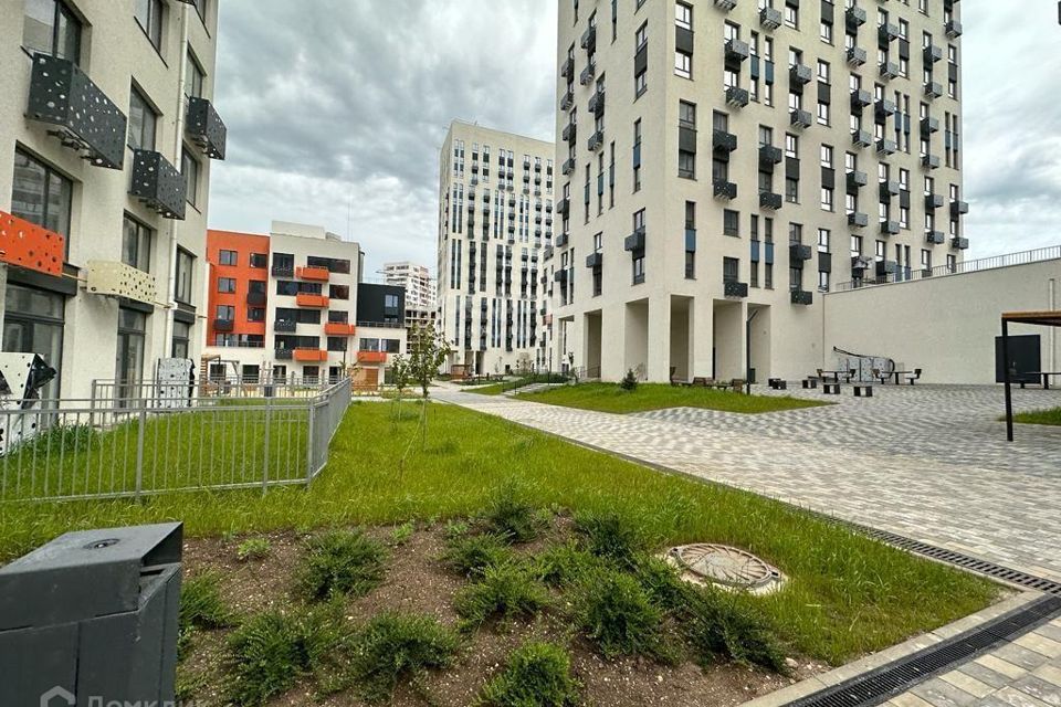 Продаётся 1-комнатная квартира, 61.5 м²