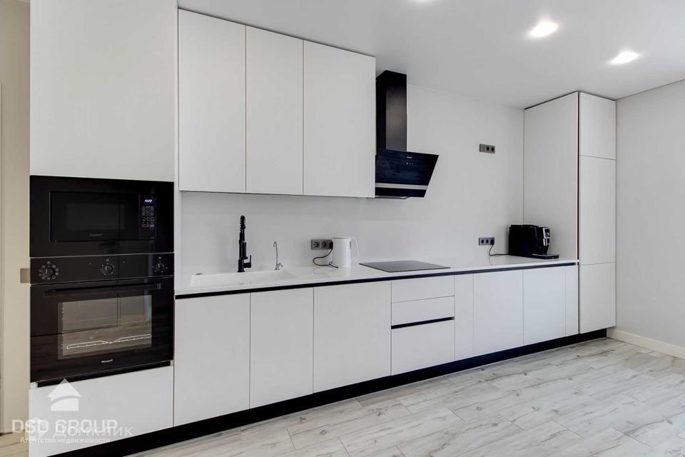 Продаётся 3-комнатная квартира, 93 м²