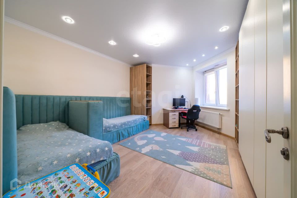 Продаётся 3-комнатная квартира, 92 м²
