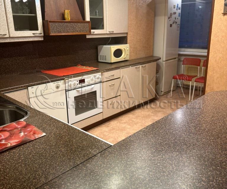 Сдаётся 2-комнатная квартира, 56 м²
