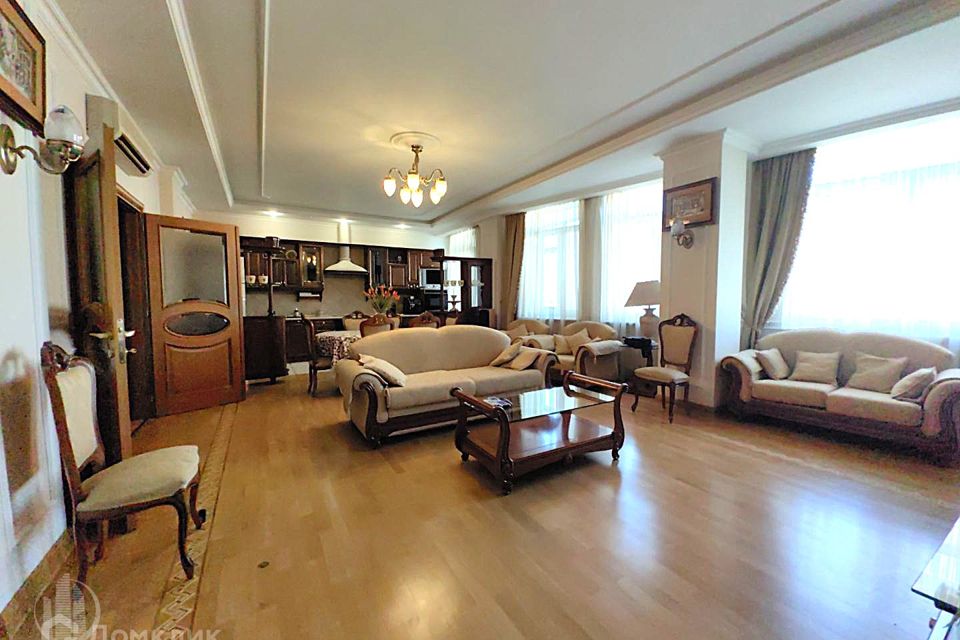 Сдаётся 3-комнатная квартира, 169 м²