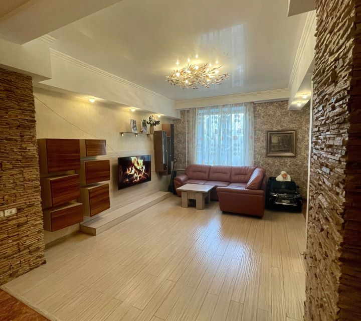 Продаётся 2-комнатная квартира, 62.6 м²