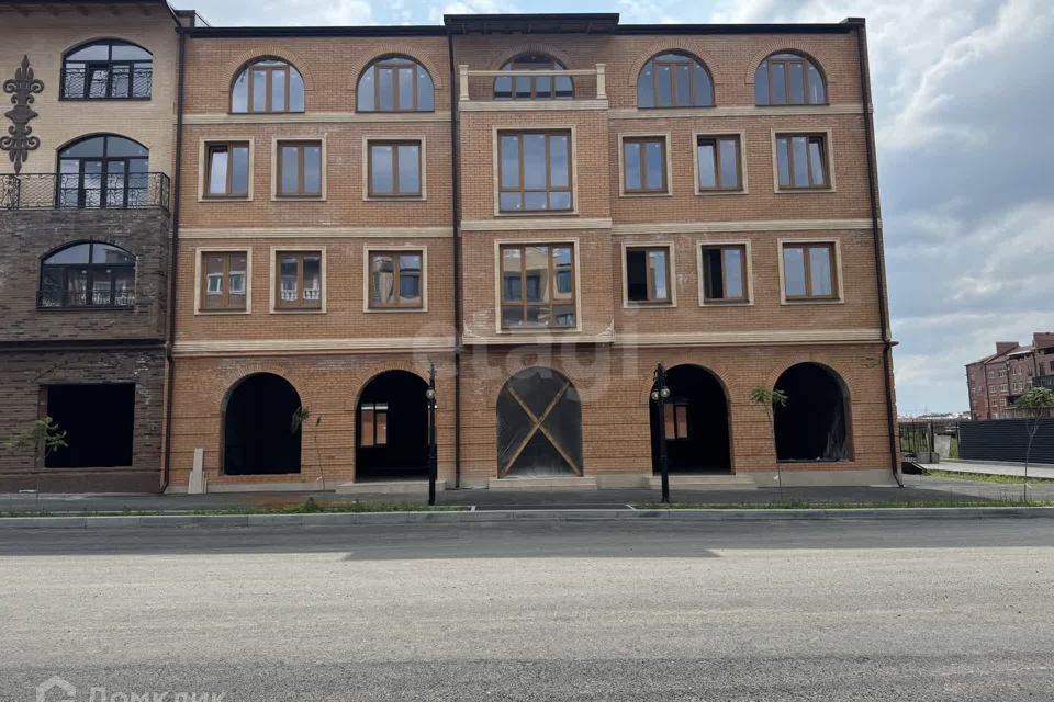 Продаётся 3-комнатная квартира, 105 м²