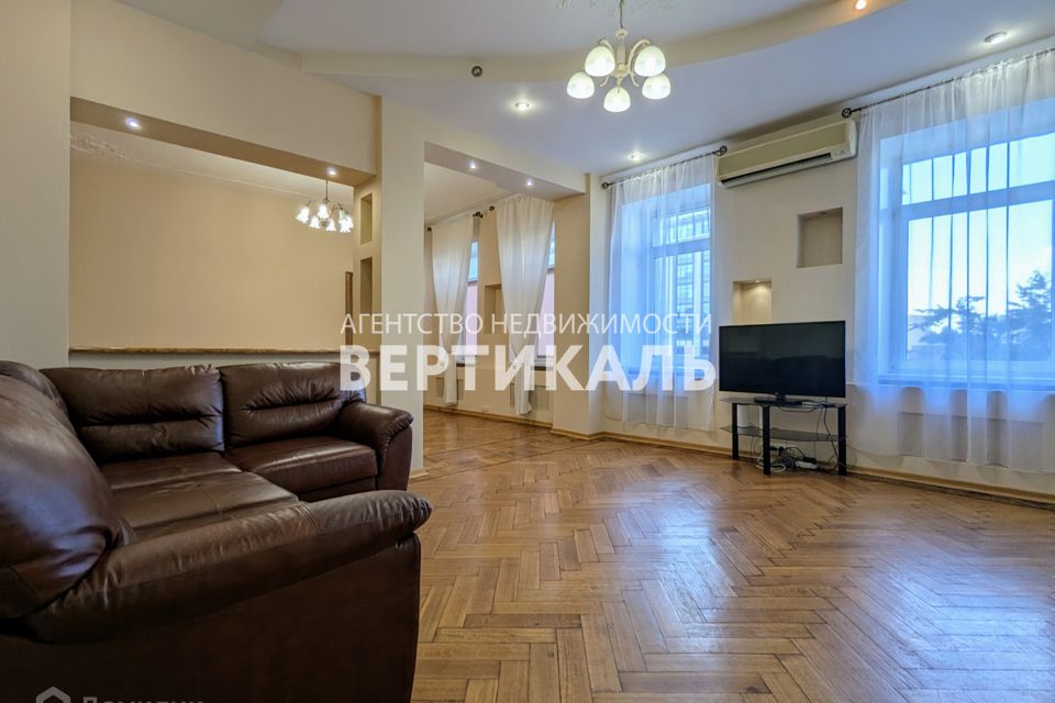 Сдаётся 2-комнатная квартира, 96 м²